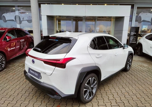 Lexus UX cena 137900 przebieg: 36872, rok produkcji 2019 z Gołdap małe 254